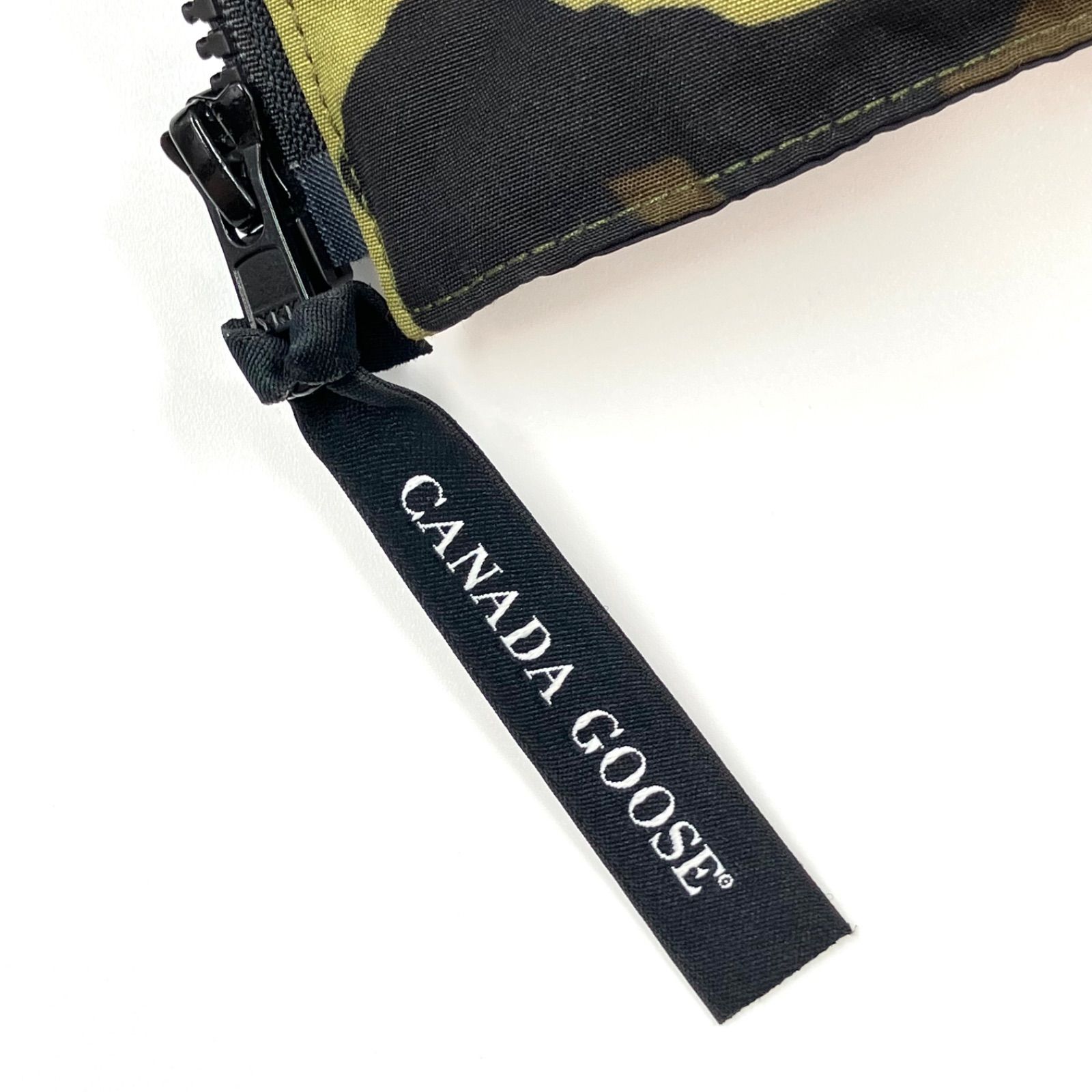 ✨超美品✨CANADA GOOSE 迷彩ダウンベスト サイズM レディース 2832L