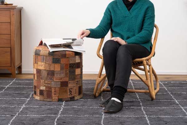 ヴィンテージ風レザータグのパッチワークスツール