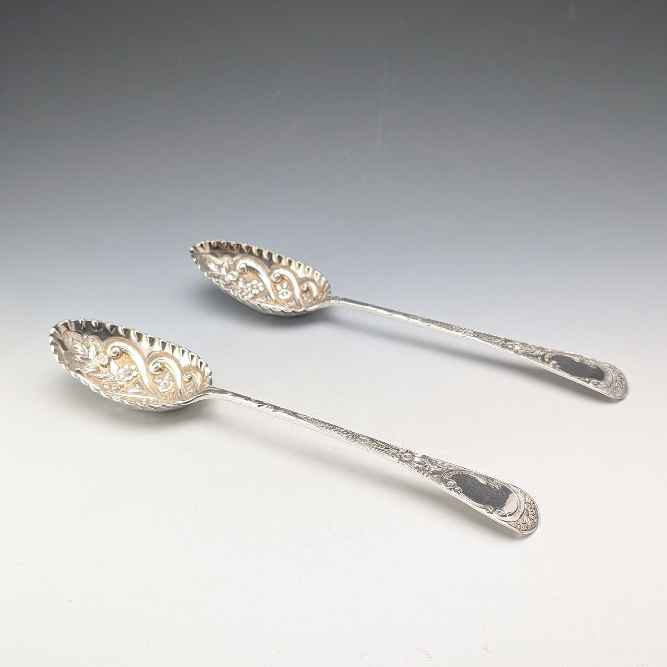 1803年 英国ジョージアン アンティーク 純銀製 ベリースプーン ペア Thomas Wallis II 1803年 英国ジョージアン アンティーク 純銀製 ベリースプーン