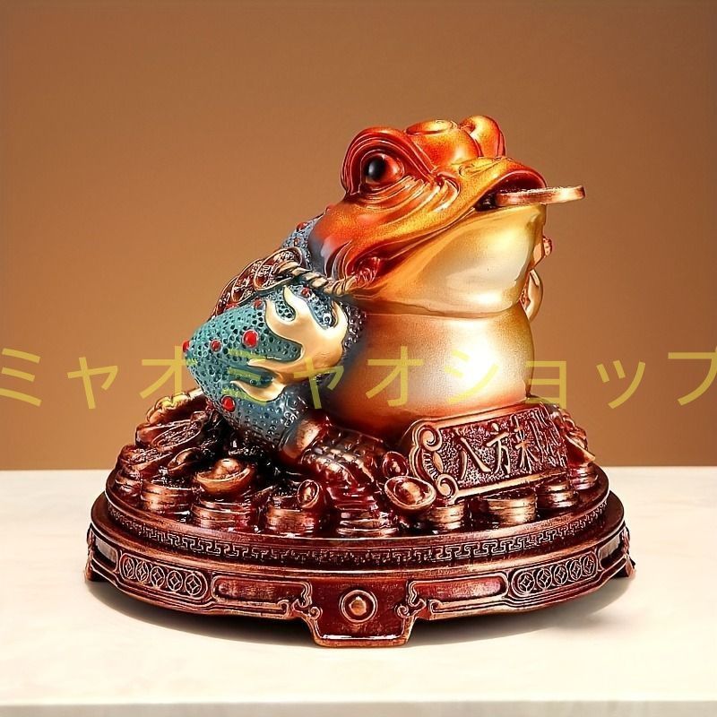 金色のカエルの置物 幸運の象徴 金色のカエルの置物 幸運の象徴