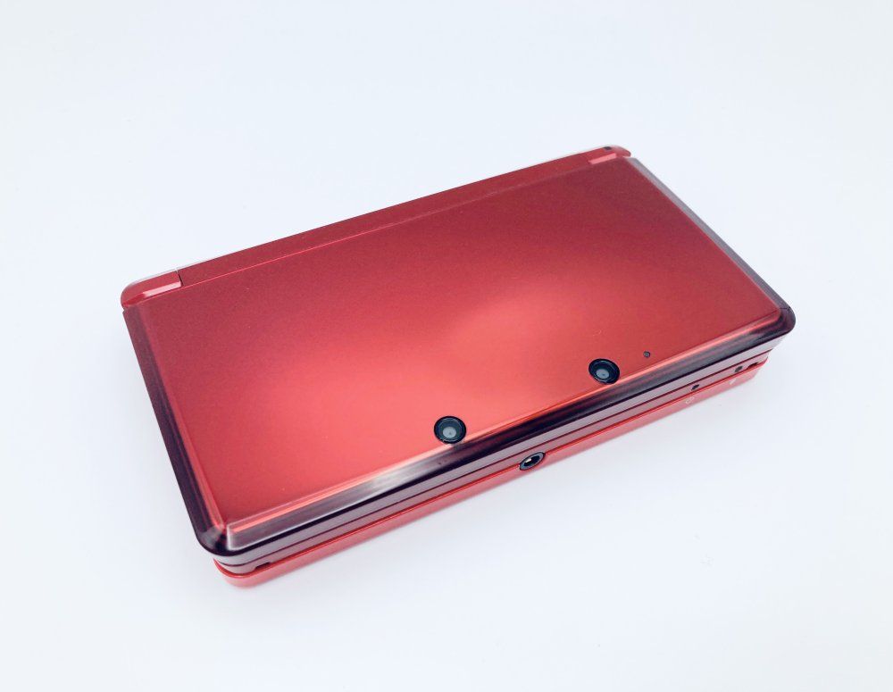 ニンテンドー3DS メタリックレッド