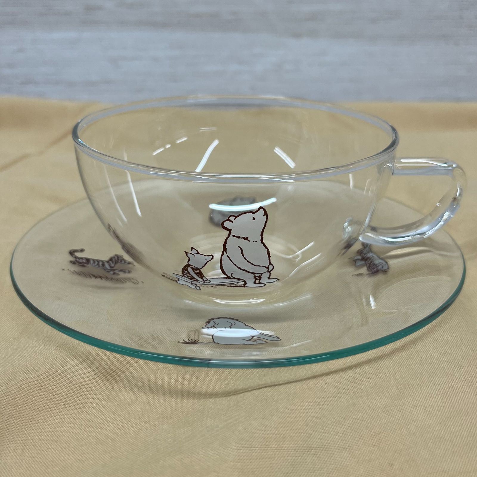 ☆402　Noritake　ノリタケ　ディズニー　クラシックプー　耐熱ガラス　ティーカップ＆ソーサー