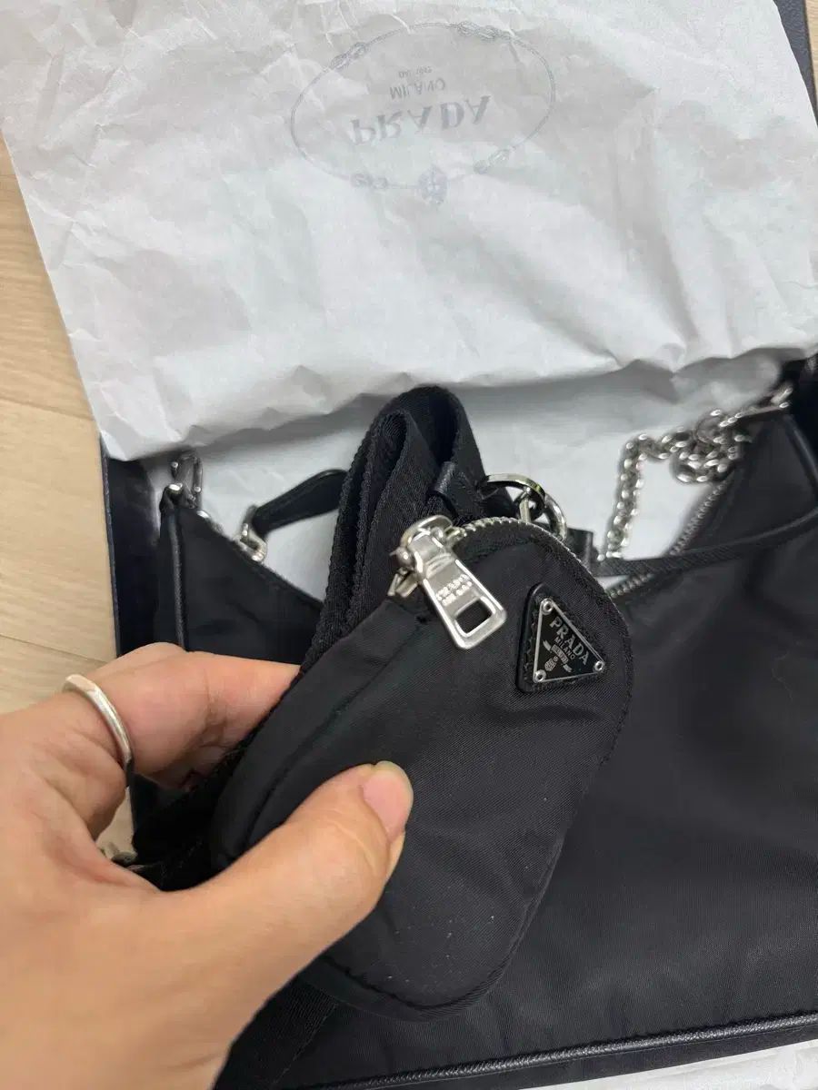 PRADA(プラダ) Re-Nylon ホーボーバッグ - メルカリ
