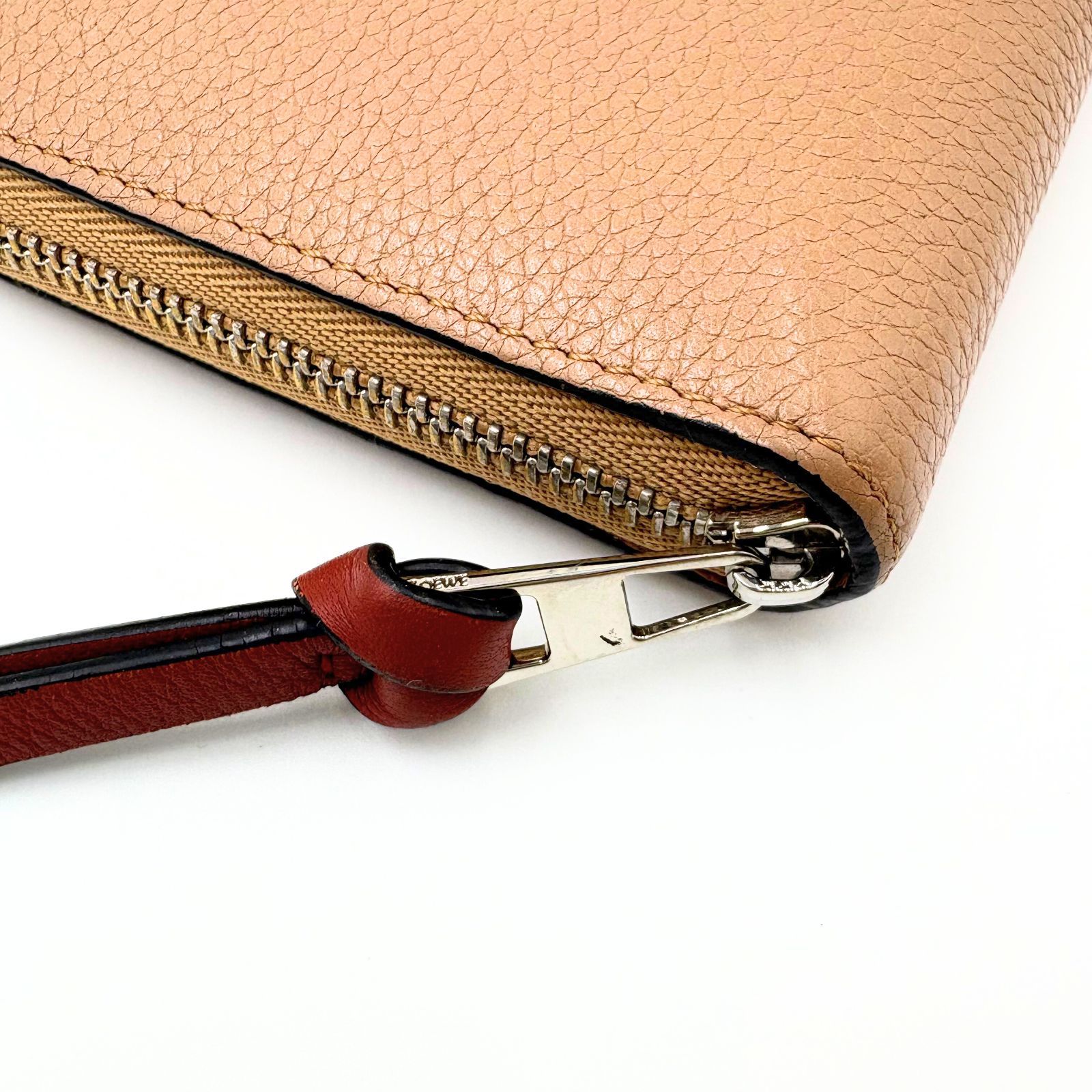 fooco ✨美品✨ロエベ LOEWE アナグラム ラウンドファスナー 2076197582.jpg?1722490057