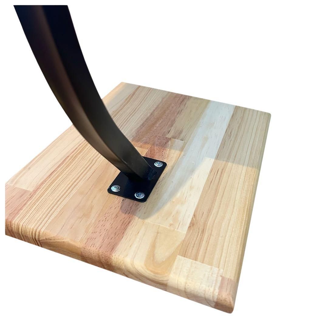 ナチュラルウッドと紫色の樹脂シンプルモダンサイドテーブル 車用にも MARWIL-DEMENAGEMENTS_CH