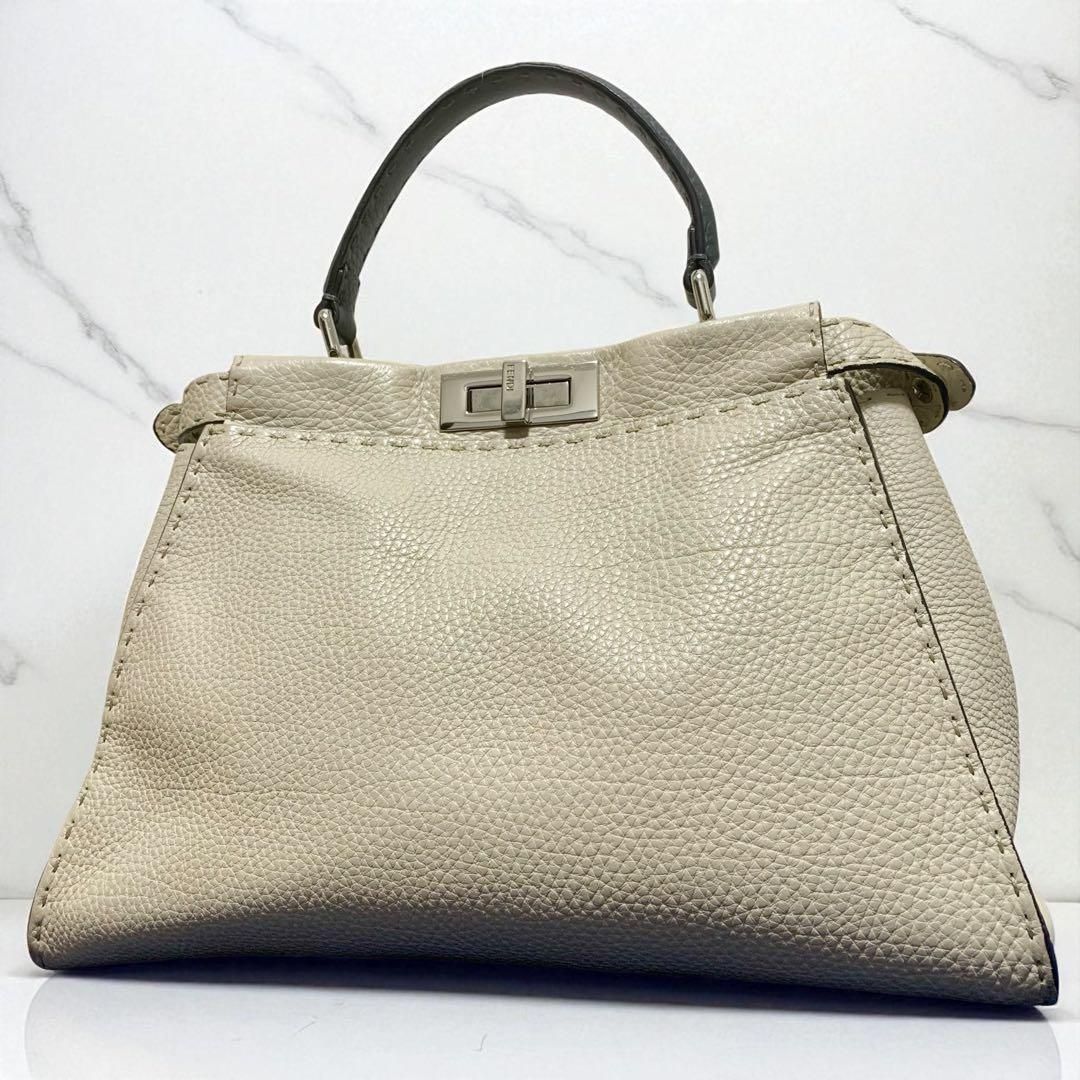 フェンディ ピーカブー レギュラー 2WAYハンドバッグ レザー セレリア ラテ