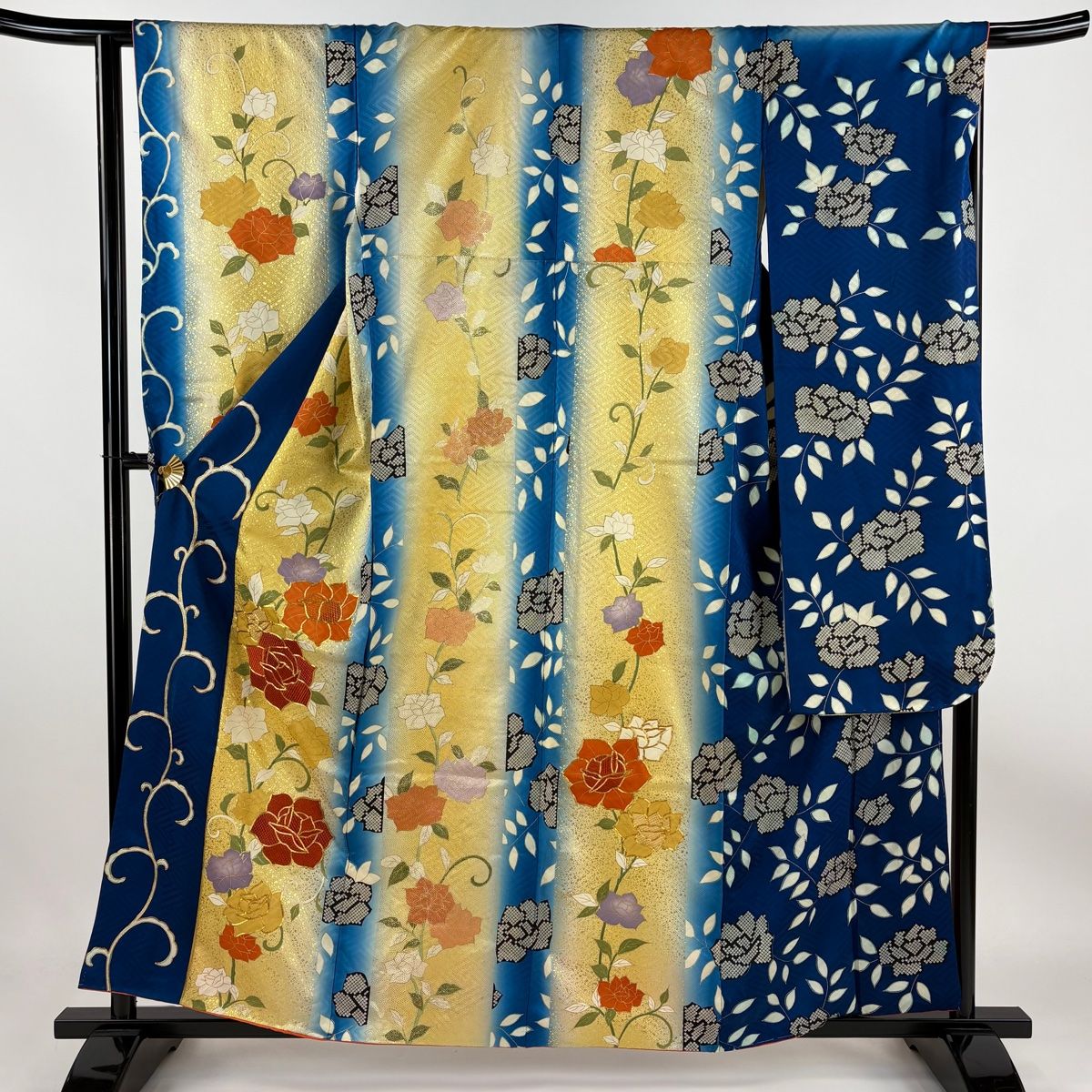 【専用】振袖 着物 中古 正絹 薔薇模様 身丈156cm M A1085-8 振袖 着物 中古 正絹 薔薇模様 身丈156cm M A1085-8 - メルカリ