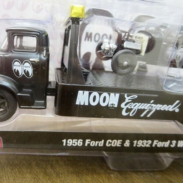 M2フォードロードスタースリーウインドウクーペ - ムーンアイズ