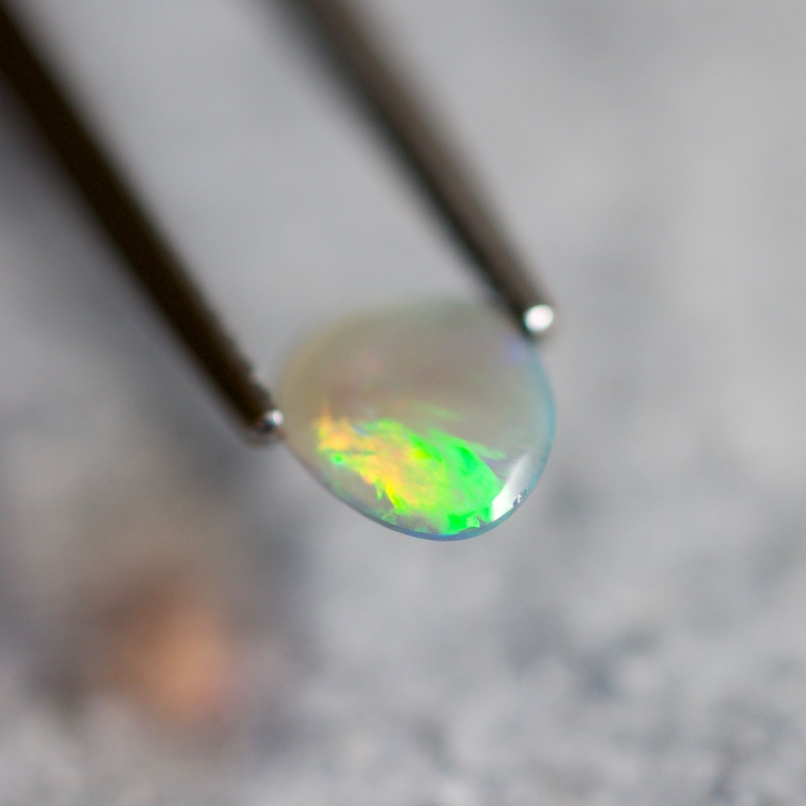 天然オパール ボルダーオパール 天然 0.742ct 宝石ソーティング付き 7.9㎜×4.3