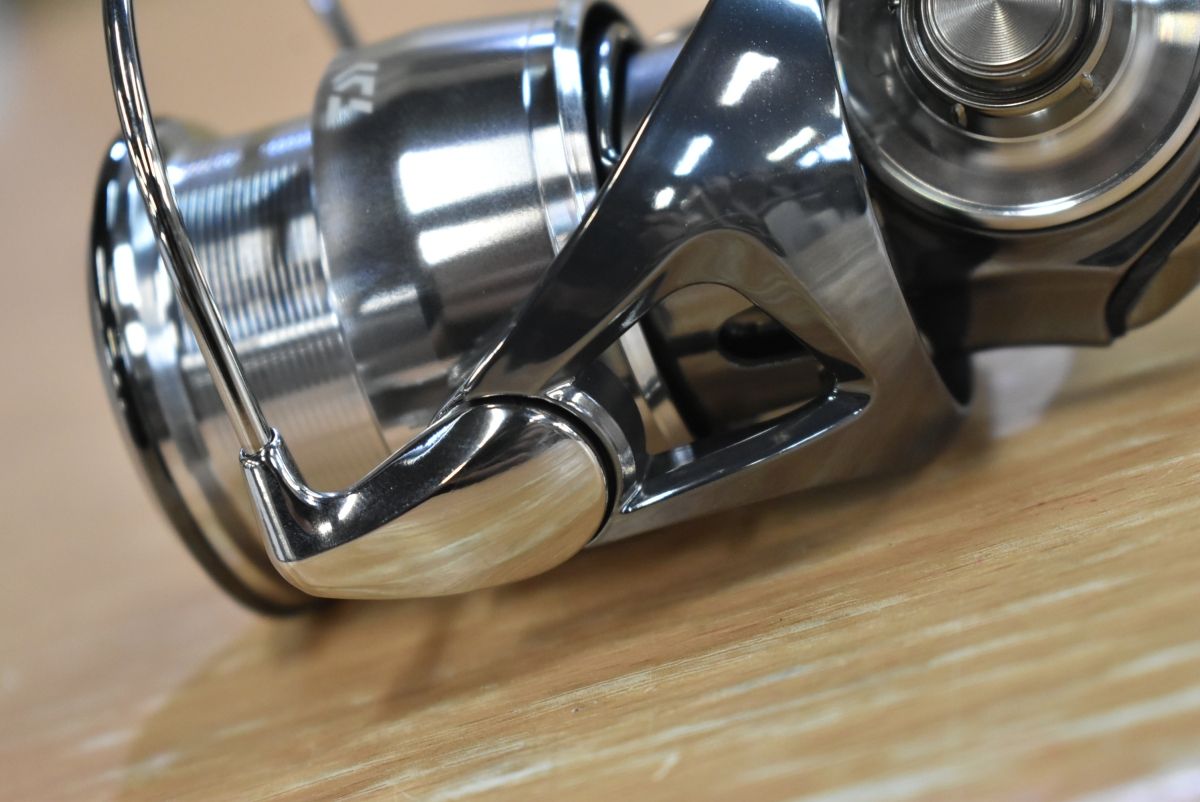 ダイワ 22 イグジスト LT 2500 S-H スピニングリール DAIWA EXIST バス ブラックバス アオリイカ エギング 釣り 等に