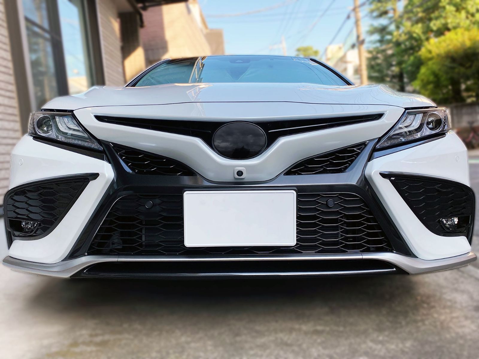 Tint+カット済みエンブレム スモークフィルム(ブラックスモーク5％) カムリ 70 AXVA70/AXVA75/AXVH70/AXVH75