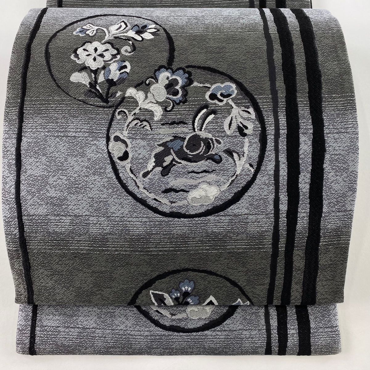 袋帯 美品 名品 うさぎ 花丸文 黒灰 六通 正絹 【】