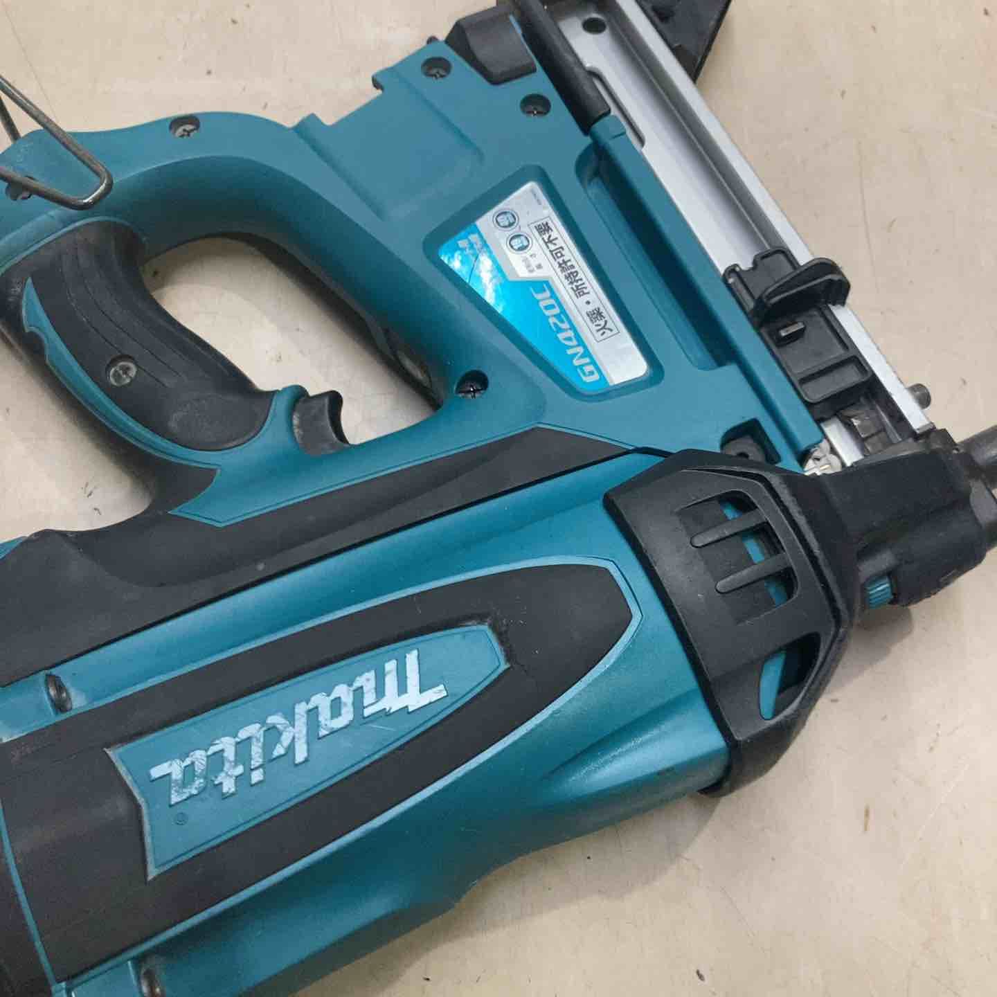 コードレスコンクリート用ガスピン打ち機