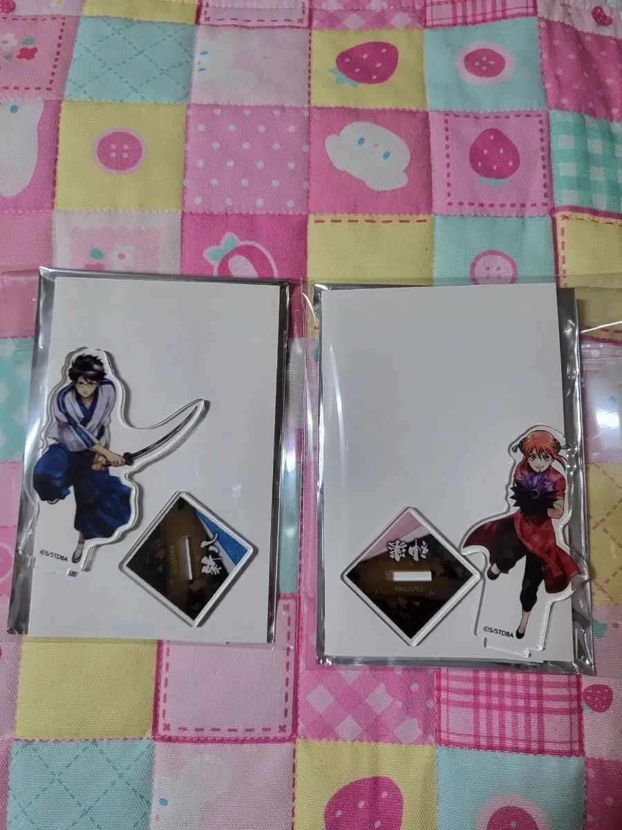 銀魂 缶バッジスタンド 銀時 神楽 新八 定春 万事屋 202410130347 銀魂