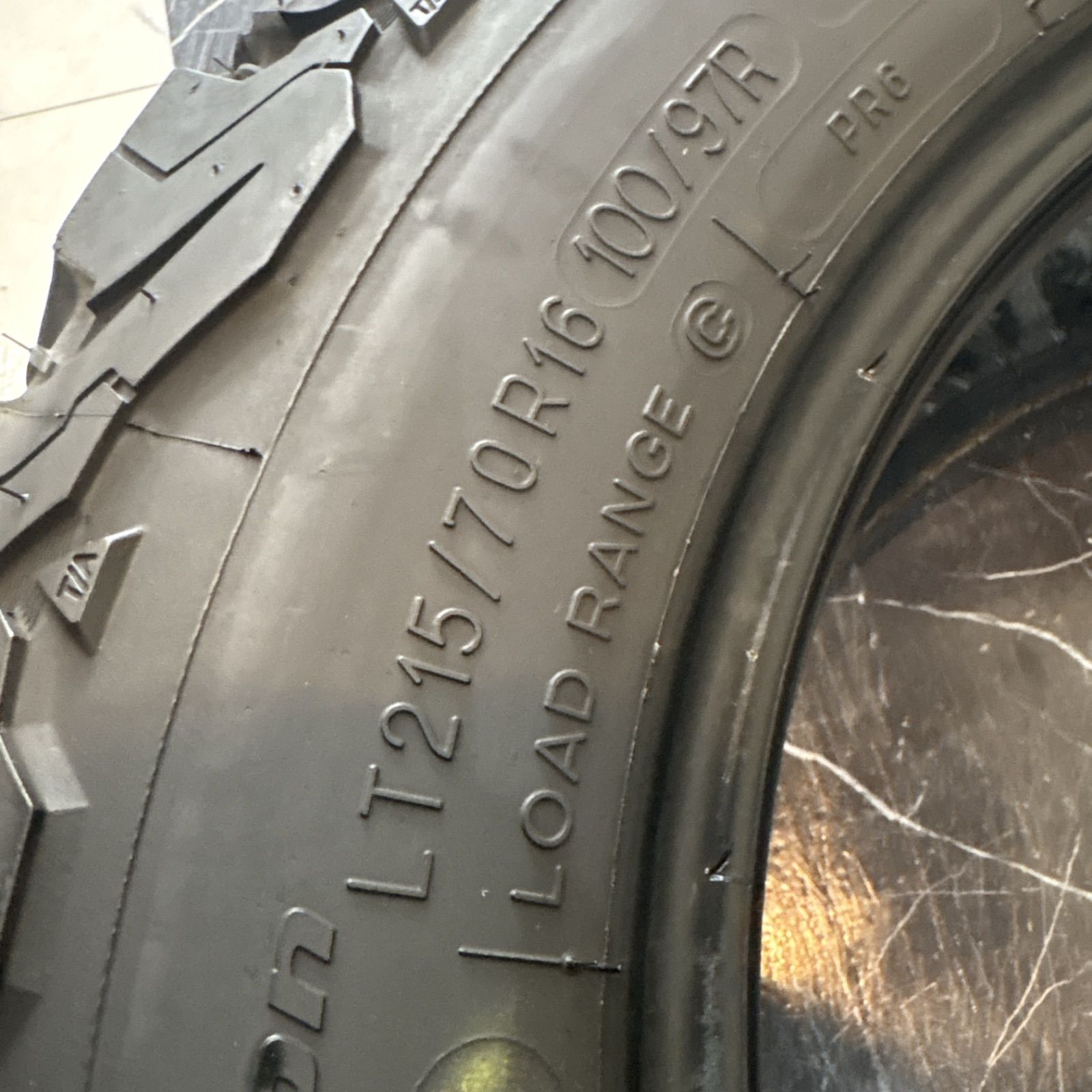 げ 215 70R16 BFGoodrich All‐Terrain T A グッドリッチ オールテレーン ホワイトレター FFCRYSTALESIA_COM