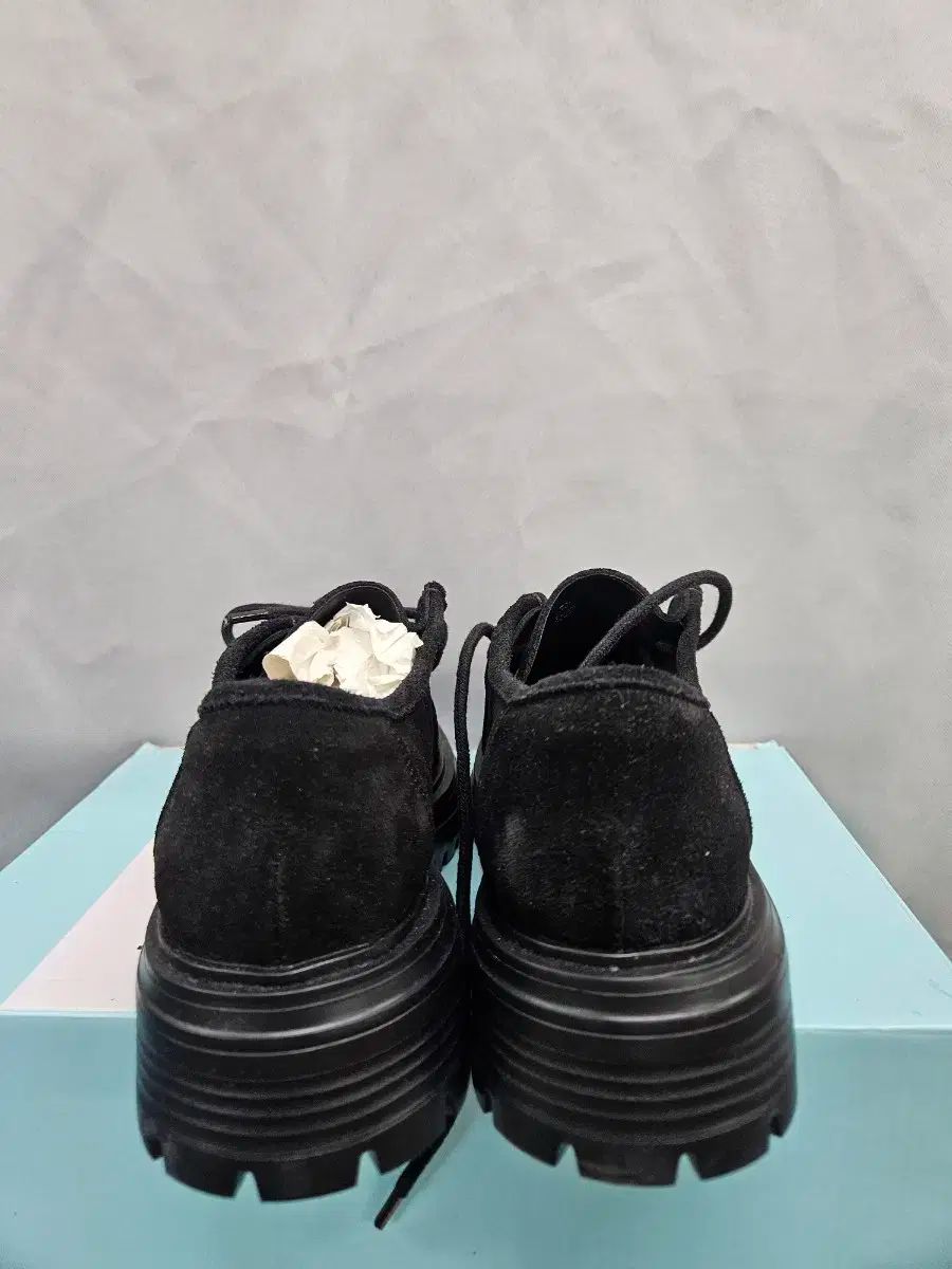 エリザベート スチュアート ブラック スウェード ローファー シューズ 245