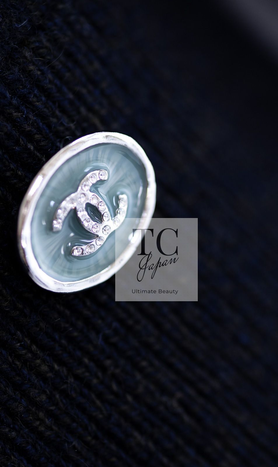 シャネル セーター CHANEL 21PF 32万 ブラック 2021 花柄 極上やわらか ふんわり カシミア100% ニット トップス 女優着用 新品同様 38 シャネル セーター CHANEL 21PF 32万 ブラック 2021 花柄 極上やわらか