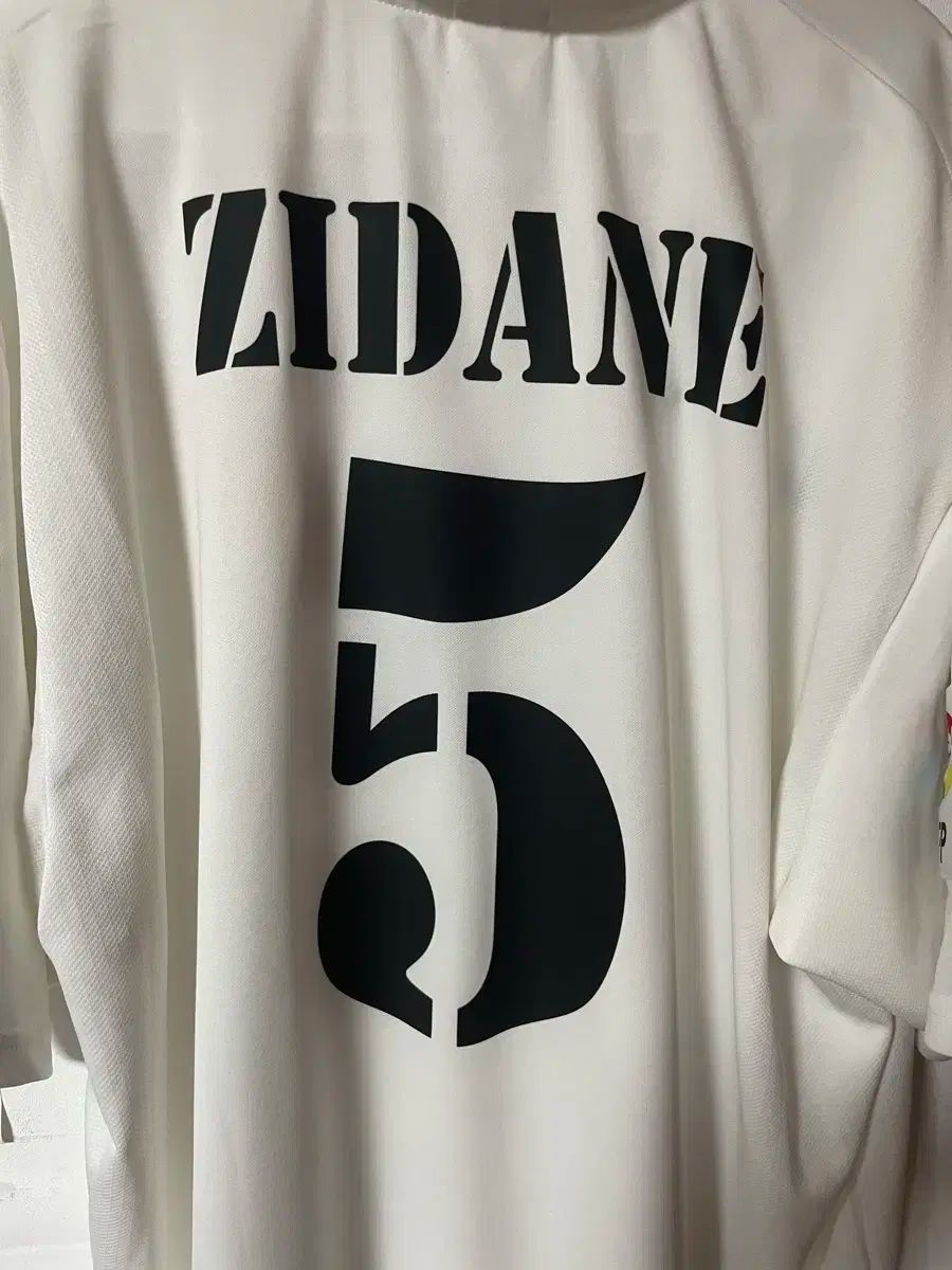 未使用 タグ付 2002 レアルマドリード100周年記念 ジダン ユニフォーム