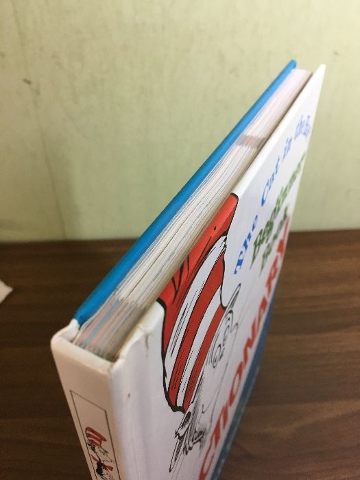 洋書【the cat in the hat beginner book DICTIONARY】by th cat