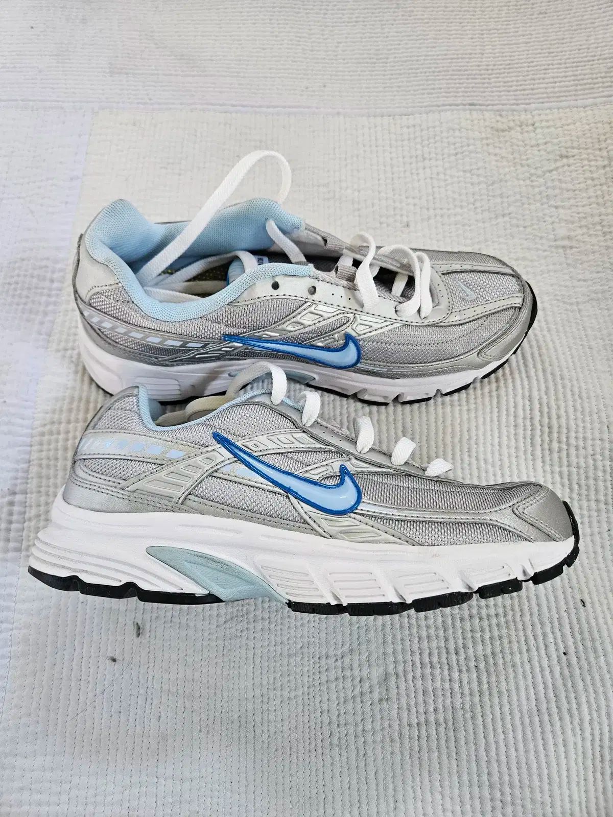 【雷市場（ポンジャン）商品韓国直送】 NIKE(ナイキ) イニシエーター スニーカー サイズ 250 30000