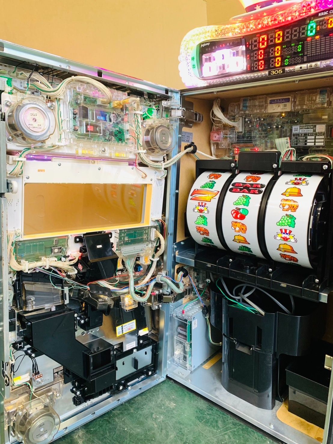 【フルセット・送料込み】マイジャグラー3・コイン不要機つき Amazon | 【パチスロ実機】 マイジャグラー3 フルセット コイン