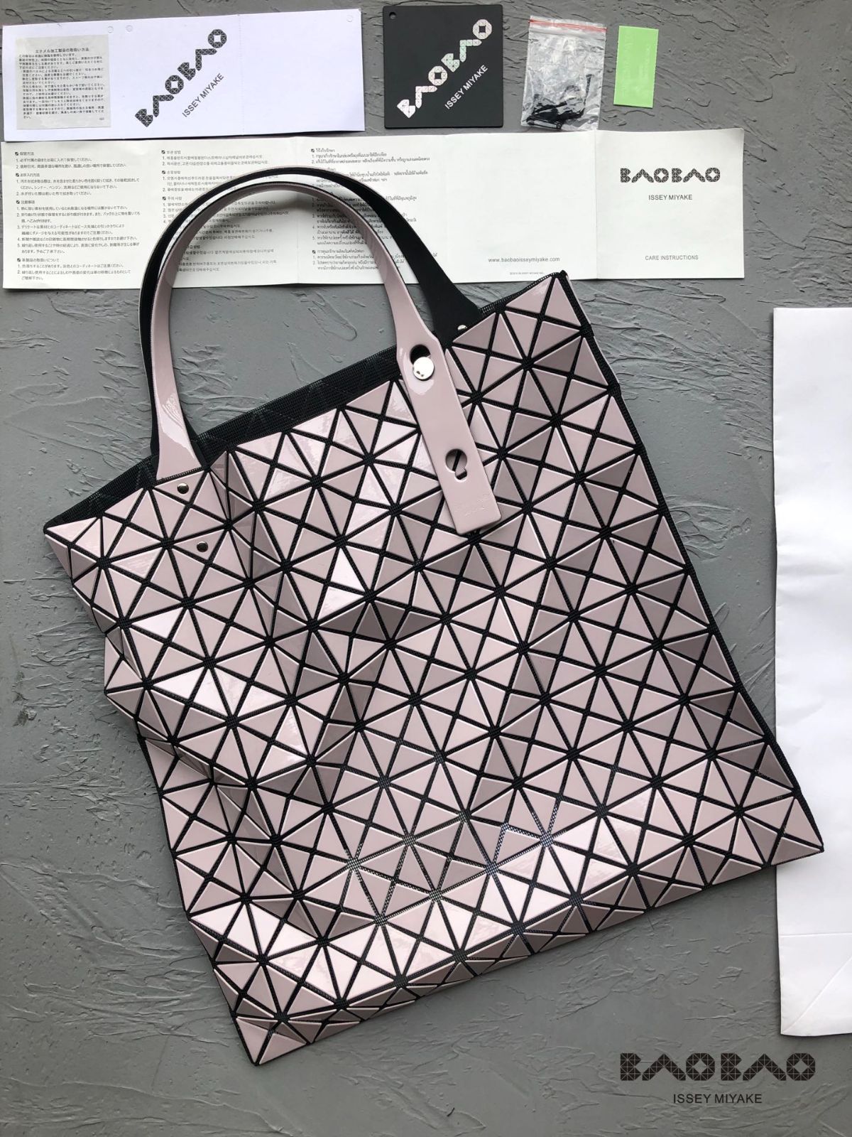 最終値下げ］ BAOBAO バオバオイッセイミヤケトート バッグ 10ピース×10ピース BAO BAO ISSEY MIYAKE トートバッグ -  メルカリ