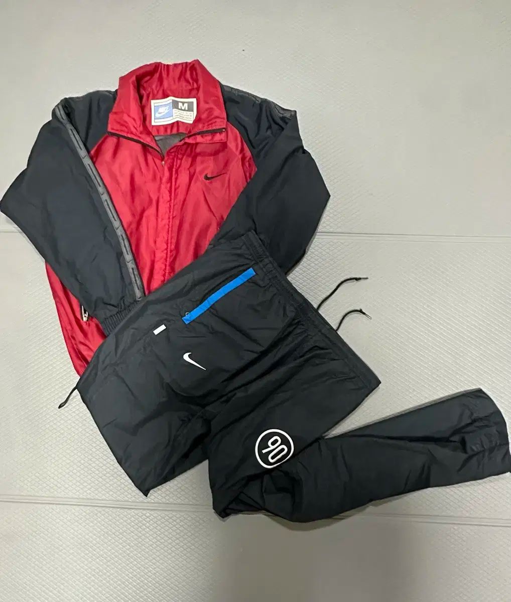 NIKE JORDAN Gore-texジョーダン ゴアテックス カーゴ パンツ NIKE JORDAN Gore-texジョーダン ゴアテックス カーゴ パンツ