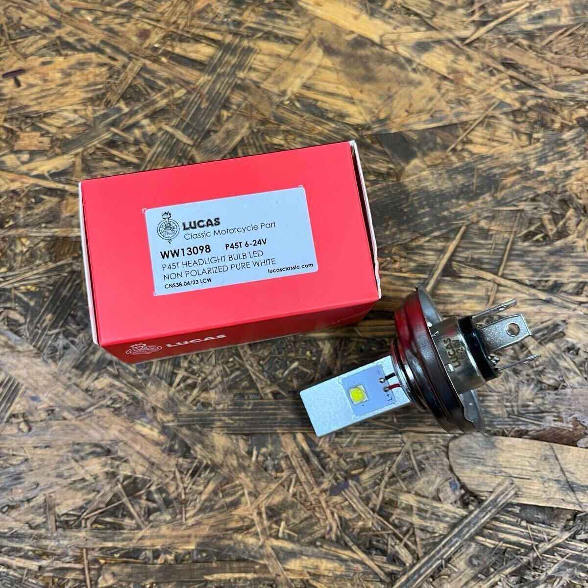 ルーカス製 6V 12V 共通 バルブ ヘッドライト LED トライアンフ ルーカス製 6V 12V 共通 バルブ ヘッドライト LED トライアンフ