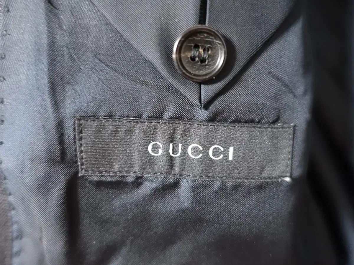 GUCCI ストライプ ブレザー 黒 GUCCI(グッチ) 黒 ウール ストライプ ブレザー - メルカリ