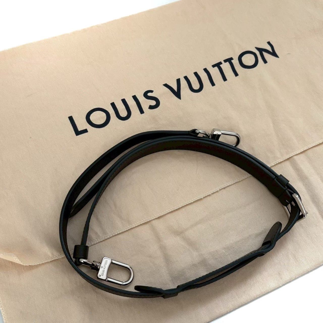 LOUIS VUITTON ルイヴィトン 2wayバック 黒 タイガ アントン