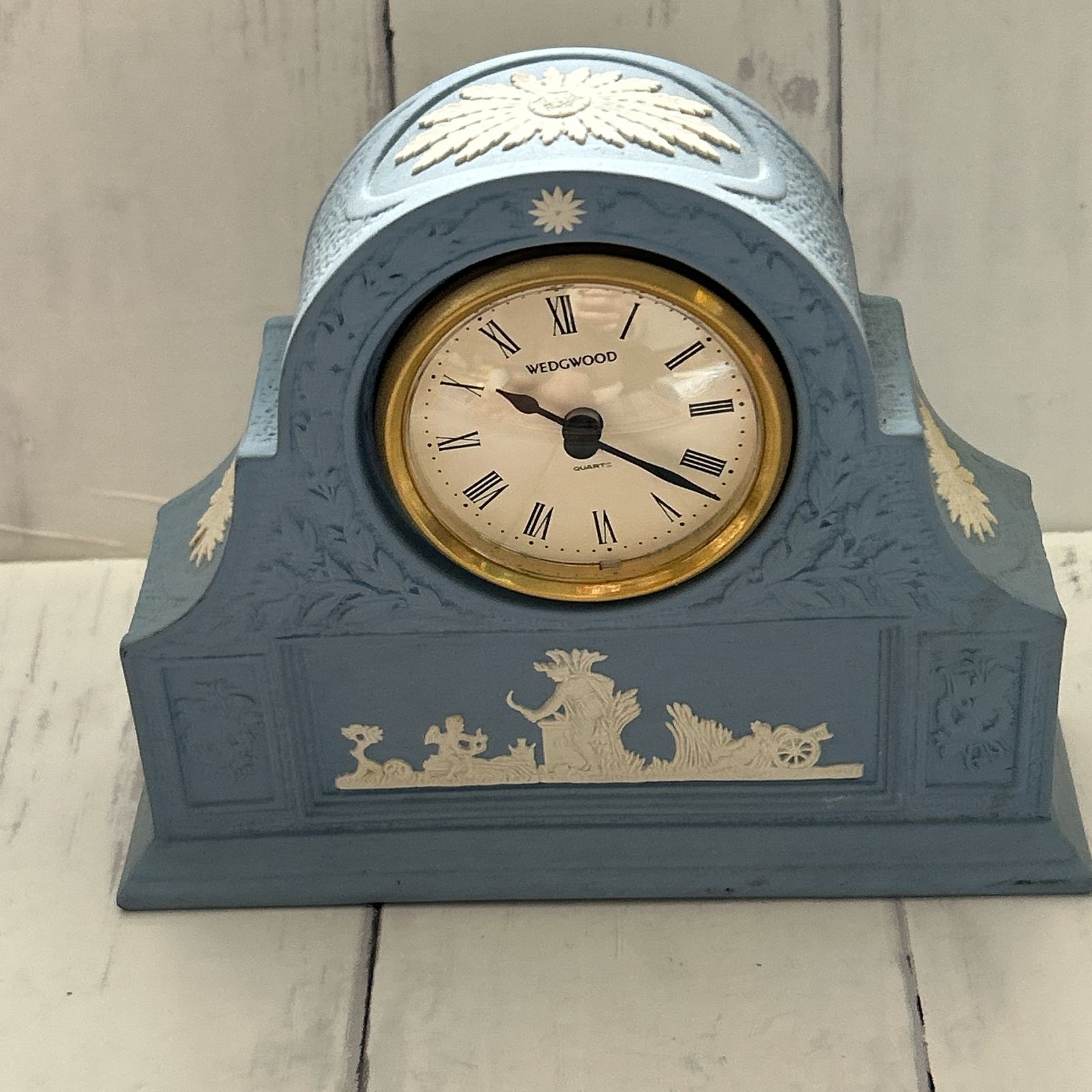 ウェッジウッドジャスパーウェアファインボーンチャイナクロック