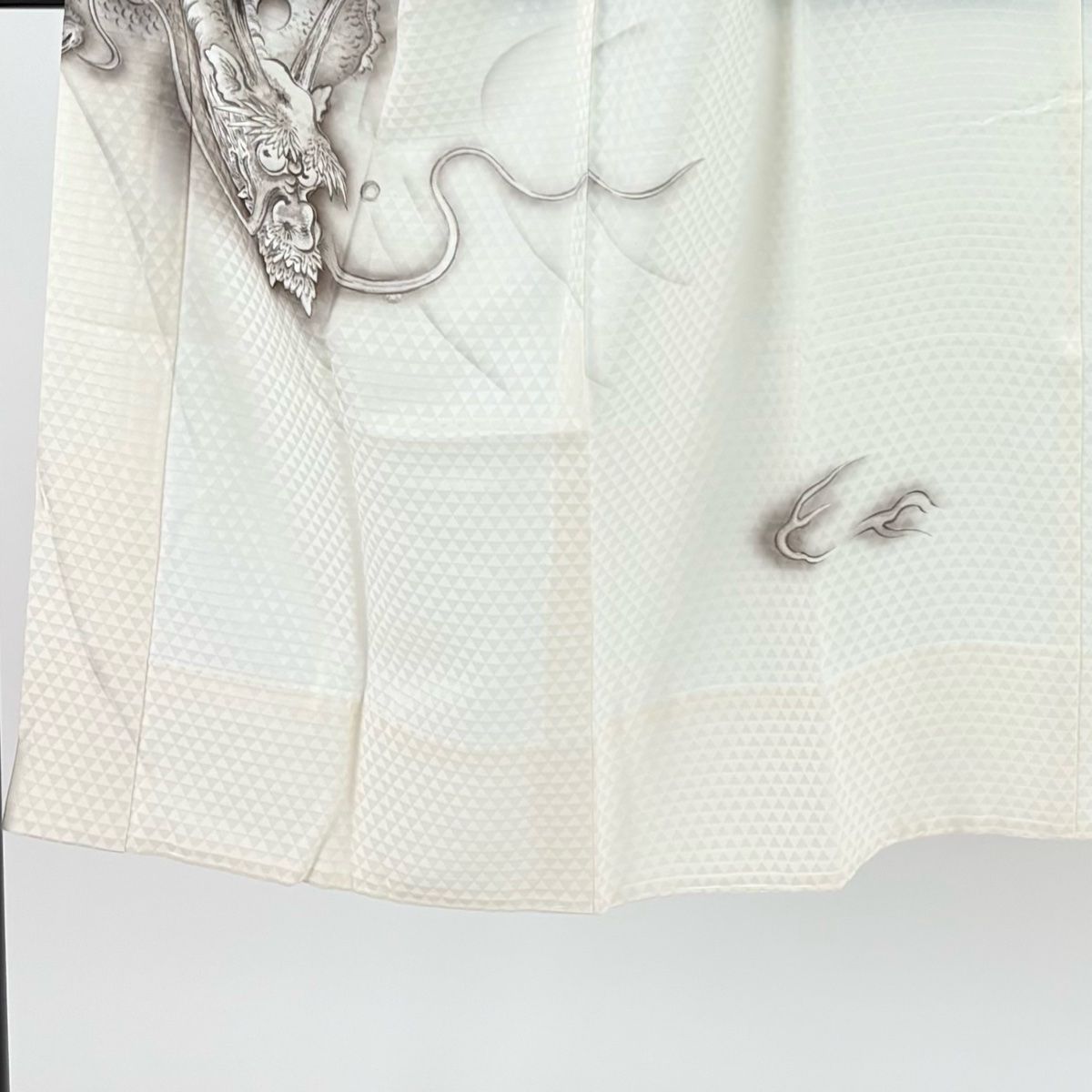 長襦袢 身丈123.5cm 裄丈63.5cm S 龍 ぼかし クリーム 正絹 秀品