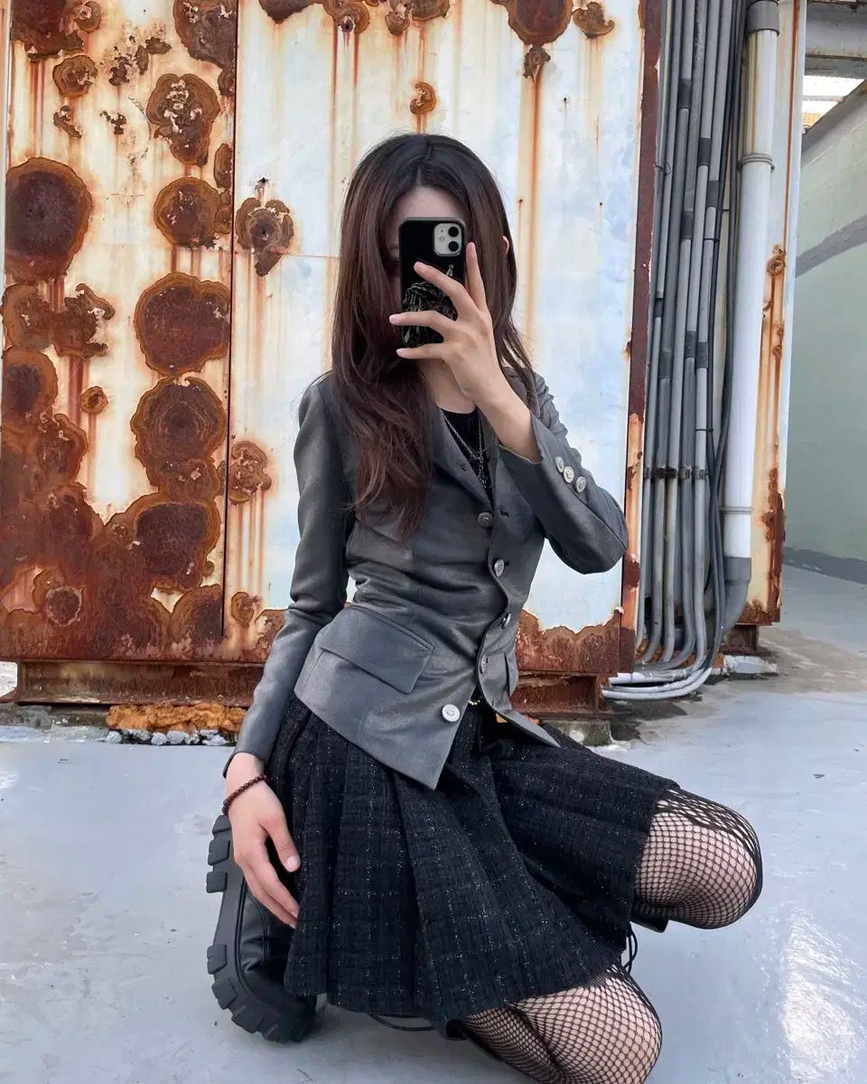 シルバー グロシー タイト ブレザー