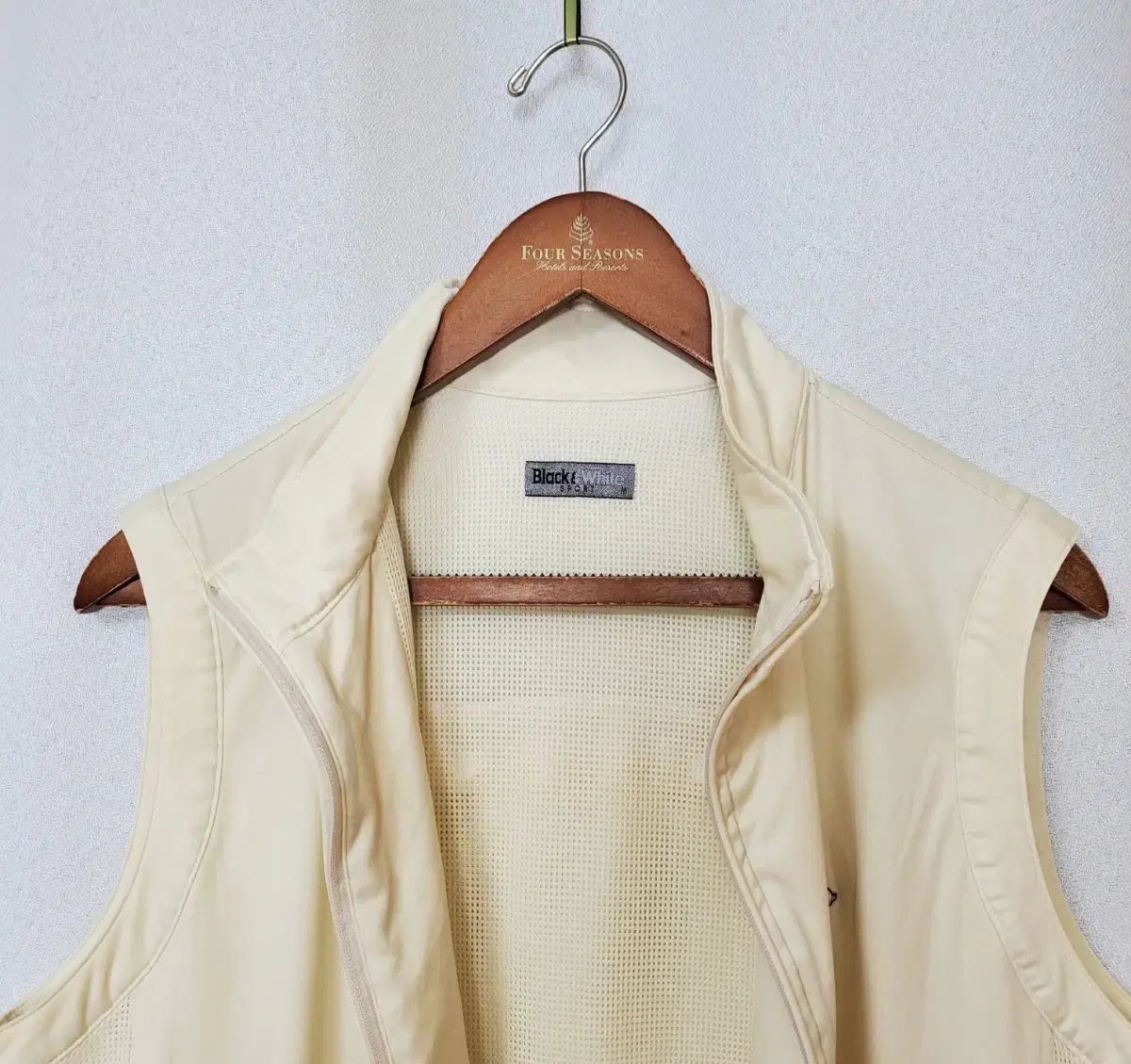 M ジップアップベスト