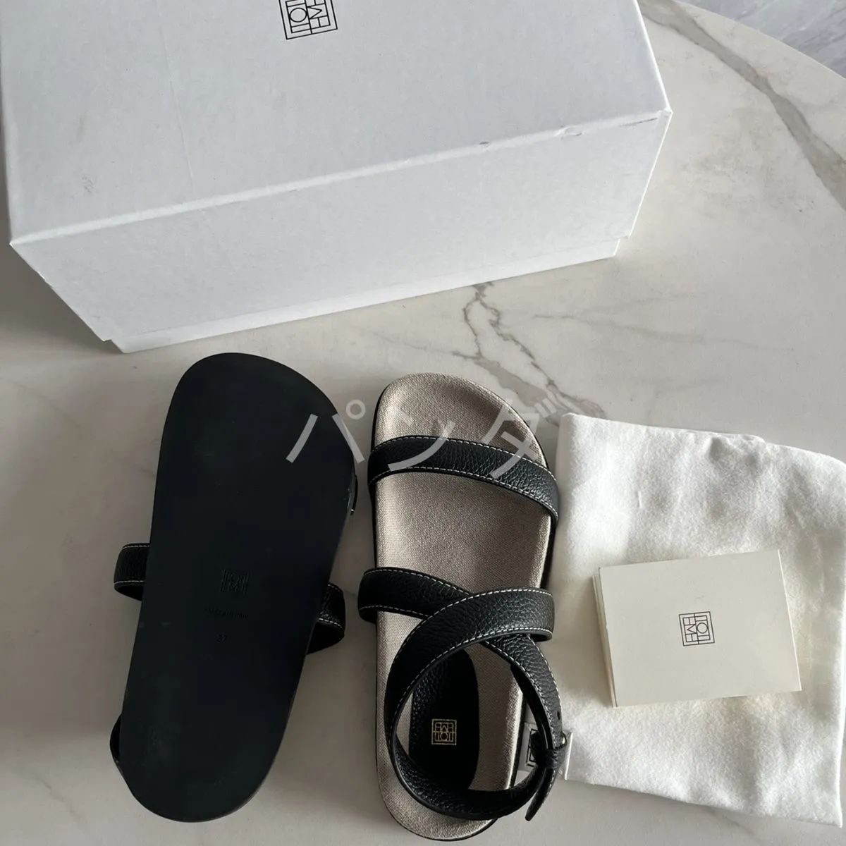 カジュアルにも TOTEME クロスストラップ ノットサンダル TOTEME トーテム 厚底 クロスストラップ サンダル ブラック