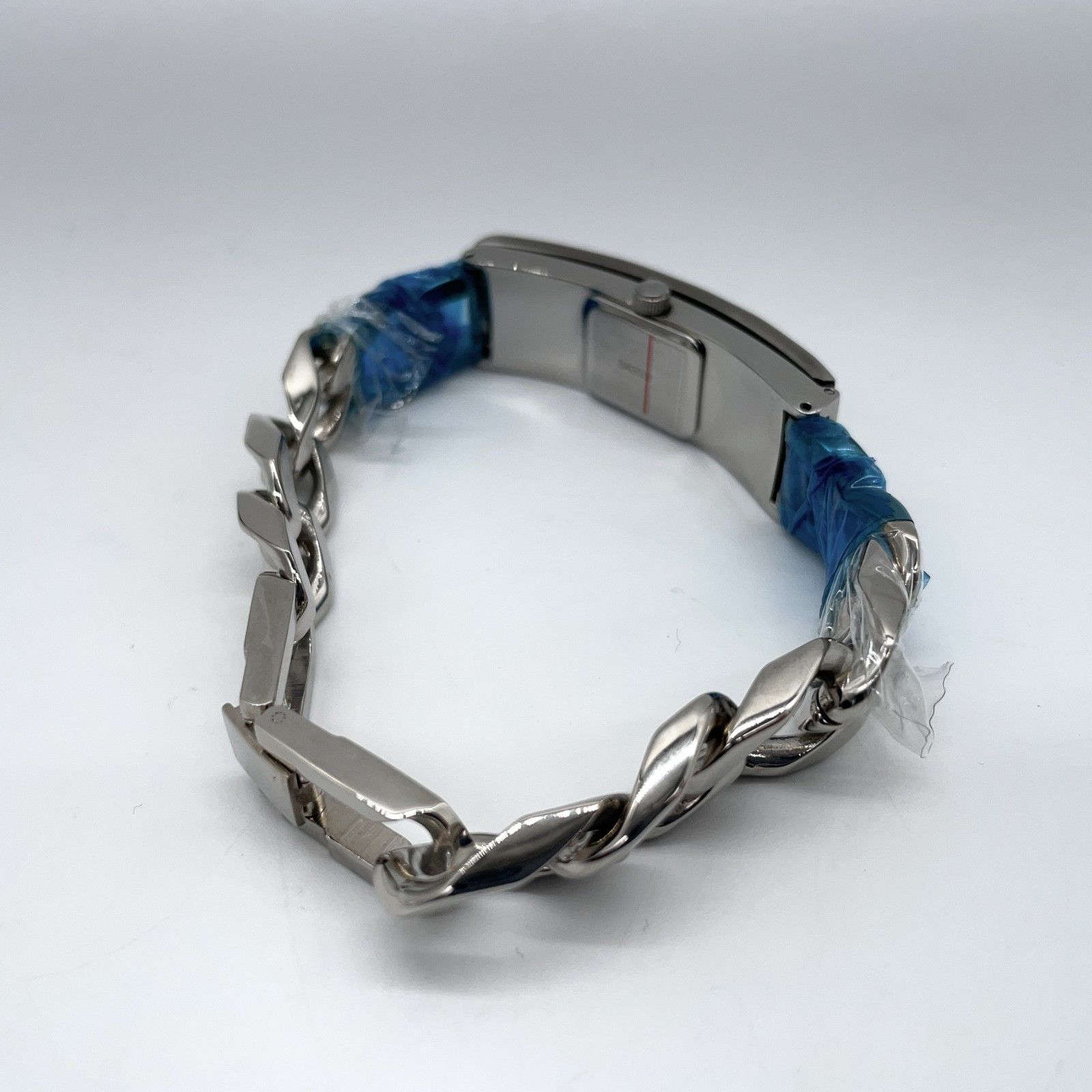 ゴルチエのレアなシルバーウォッチ 138916_7_l.webp