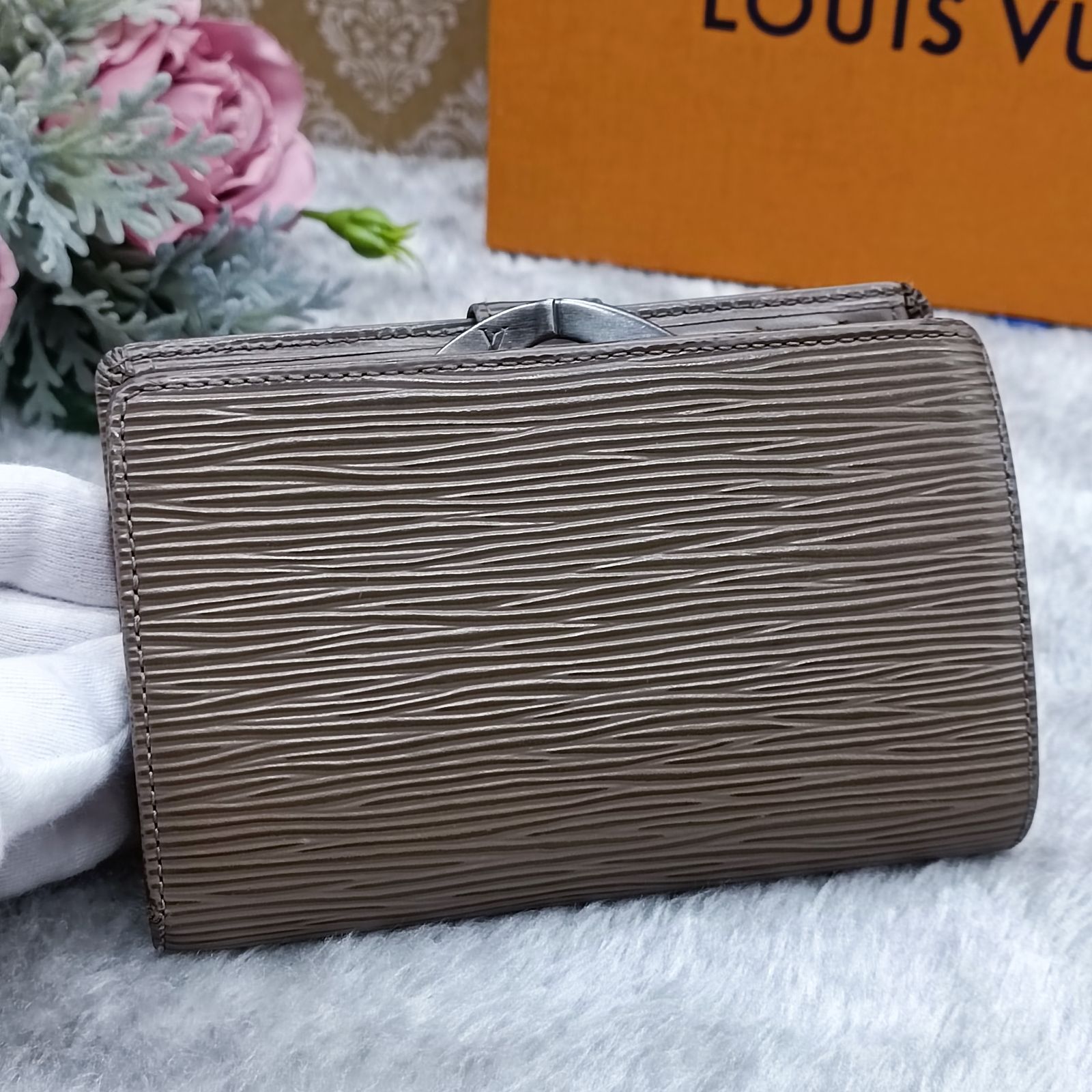 【美品】ルイヴィトン　エピ　ポルトフォイユ ヴィエノワ　ブラウン　折財布 LOUIS VUITTON（ルイ・ヴィトン） エピ 二つ折り財布 レディース