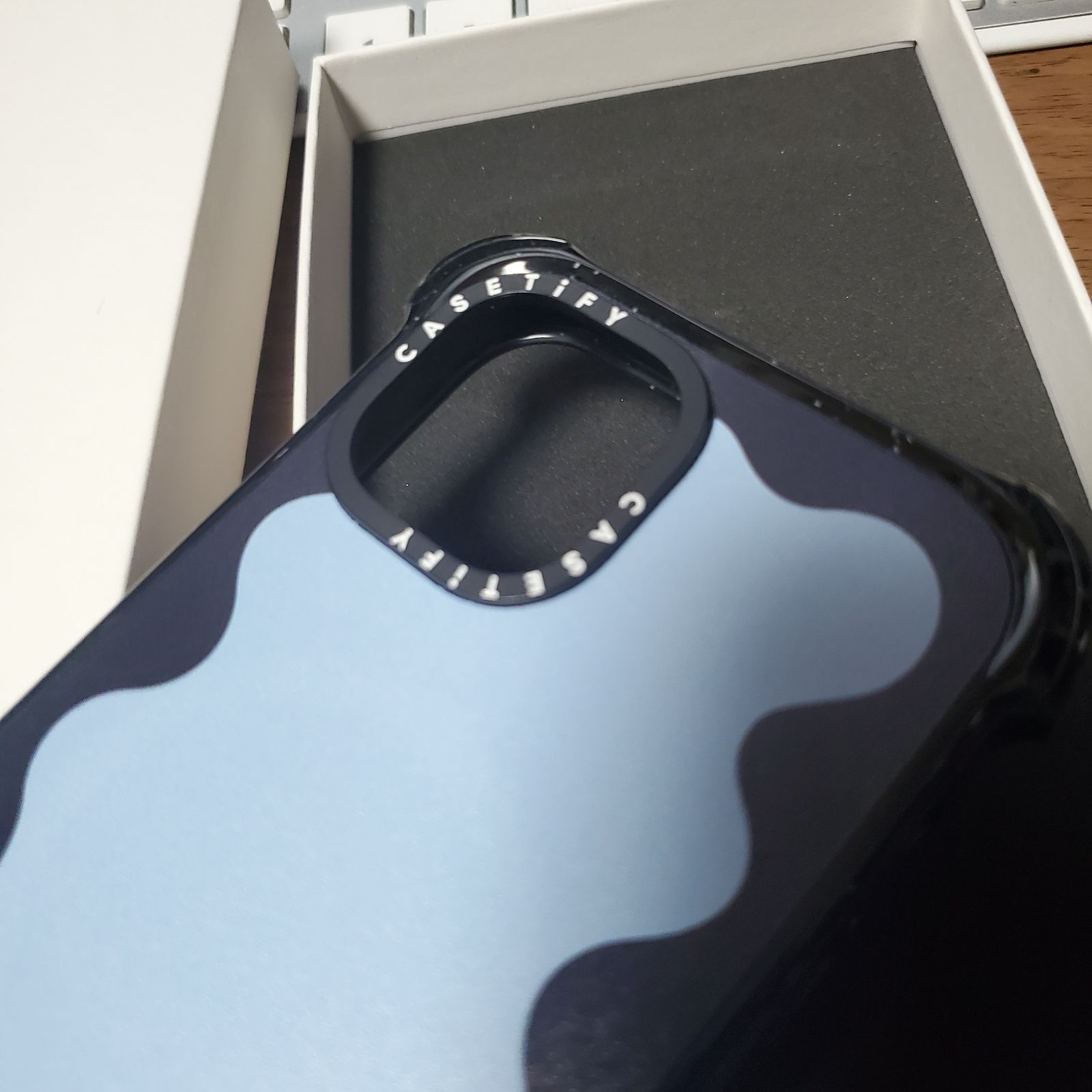 CASETiFY バウンス