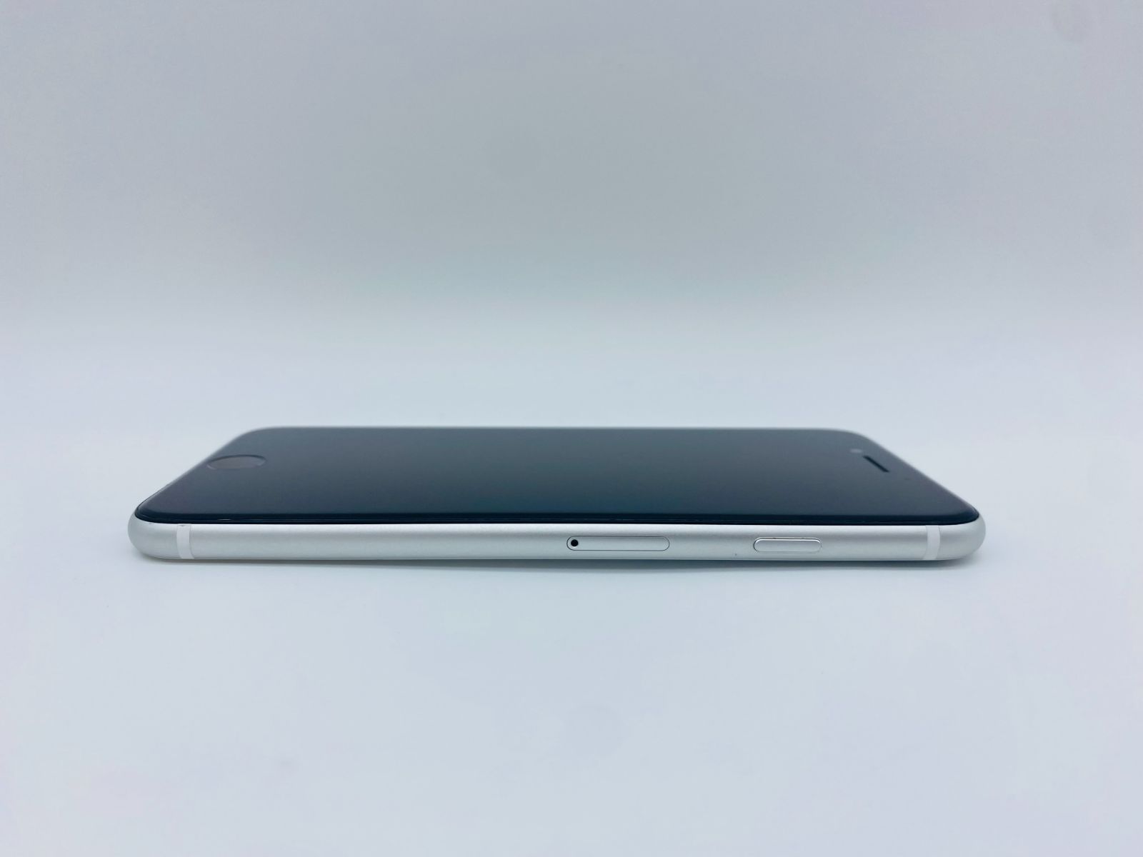 091 iPhone SE第2世代 256Gホワイト/シムフリー/新品バッテリー iPhone SE 第2世代 256GB ホワイト/シムフリー/新品バッテリー