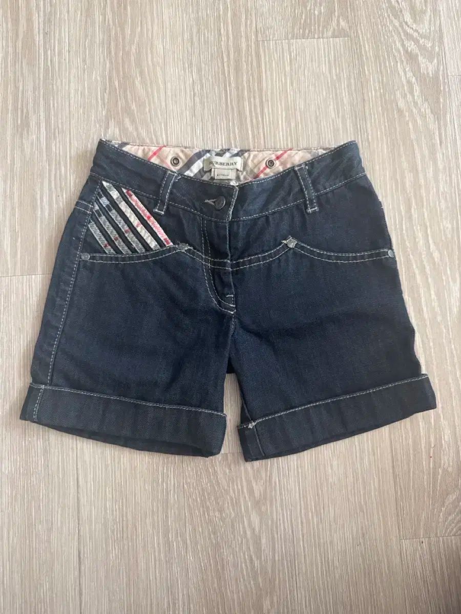 BURBERRY バーバリー デニムハーフパンツ 6Y 116cm -本物