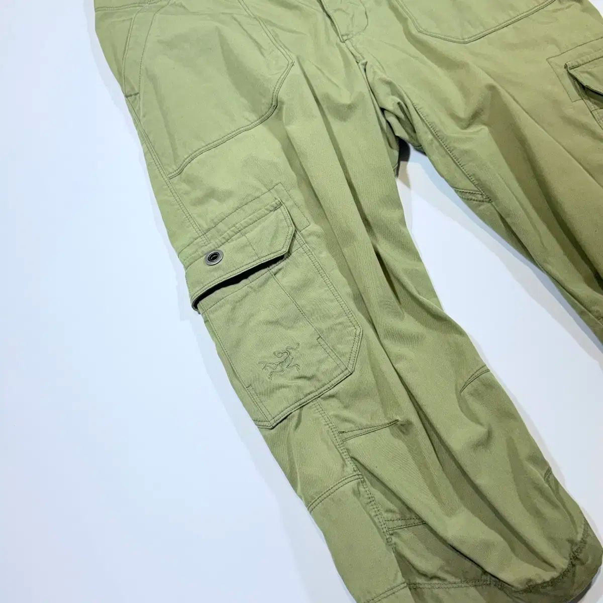 ARC TERYX アークテリクス カーゴ ハーフパンツ カーキ