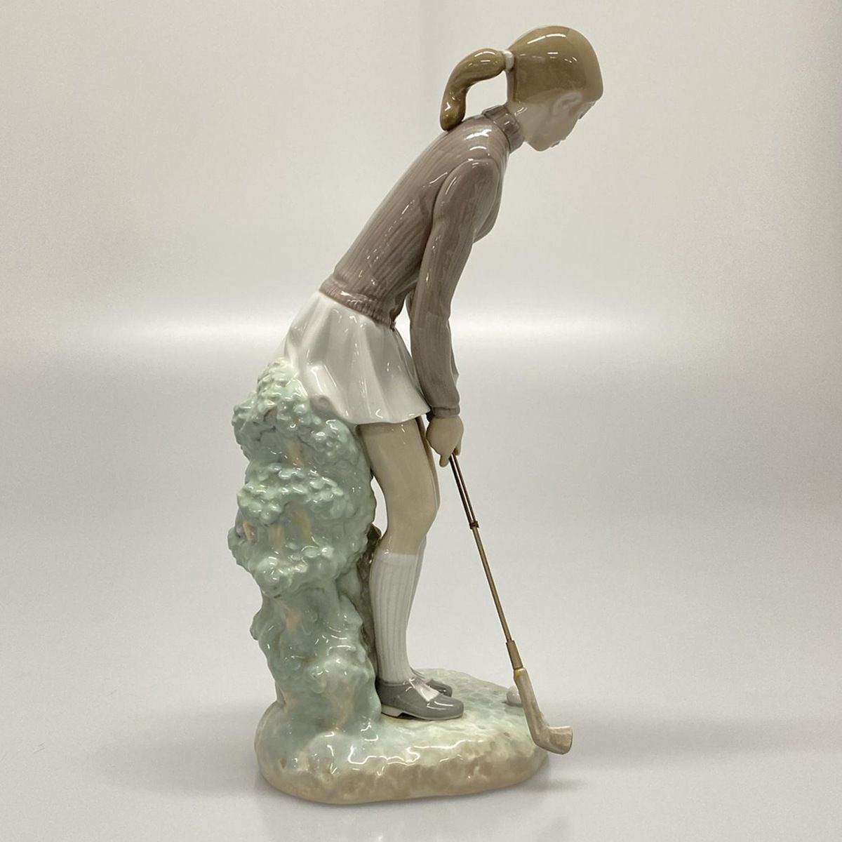 LLADRO リヤドロ 小物 ライトグリーン×ベージュ×白×マルチ 置物|少女|ゴルフ|ナイスショット NICORILABO_COM