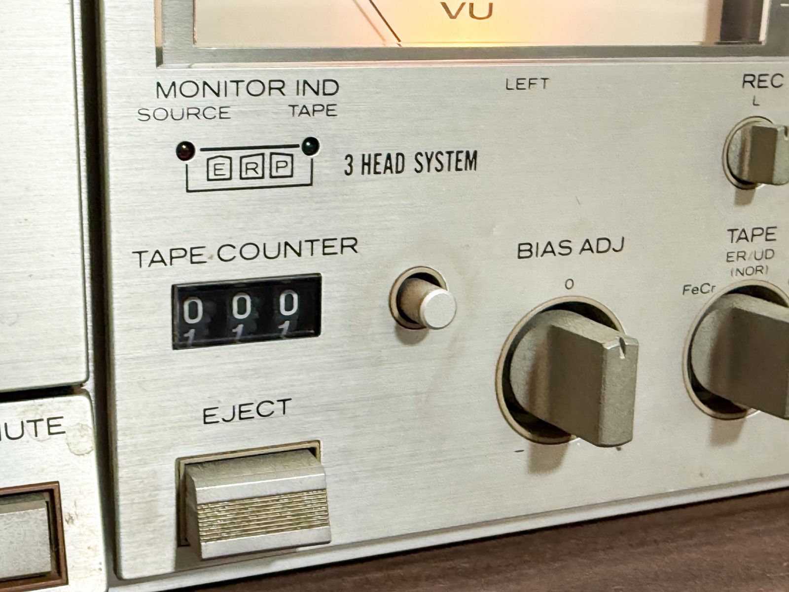 日立 Lo-D D-90s カセットデッキ 通電確認済み ジャンク扱い