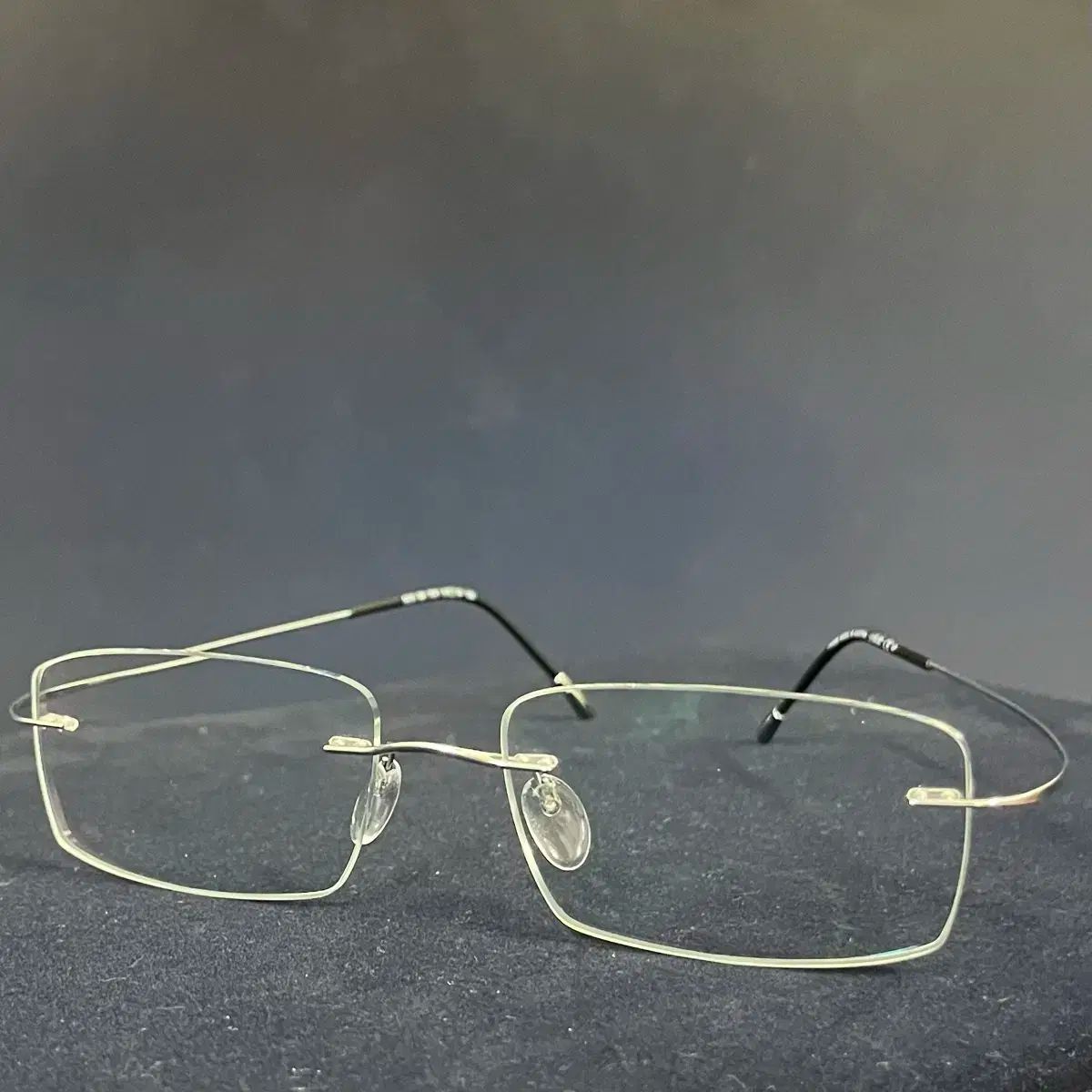 シルエット Silhouette 5515 7111 チタンミニマルアート シルバーグレイ CN オーストラリア製 ツーポイント 記憶形状 メガネ めがね 眼鏡 新品 送料無料 ❤ silhouette（シルエット）❤ 軽くて柔らか ❤ ツーポイントメガネ