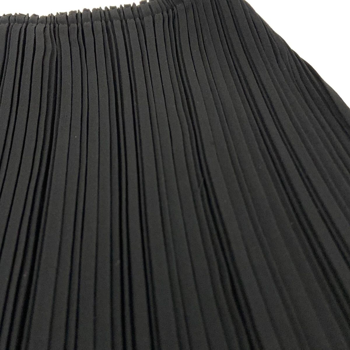 me ISSEY MIYAKE シャギースカート 切替 ウエストゴム 黒 ISSEYMIYAKE(イッセイミヤケ) ロングスカート サイズ2 M