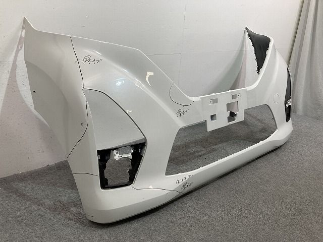 日産 デイズ B44W ハイウェイスター 純正 フロントバンパー ホワイト