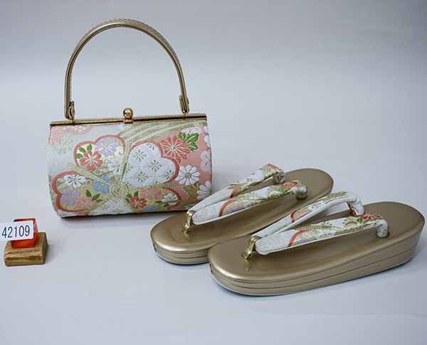草履バッグセット 帯地 刺繍 二段 LLサイズ フリーサイズ 適合足サイズ23cm～25cm 金色×ピンク NO42109