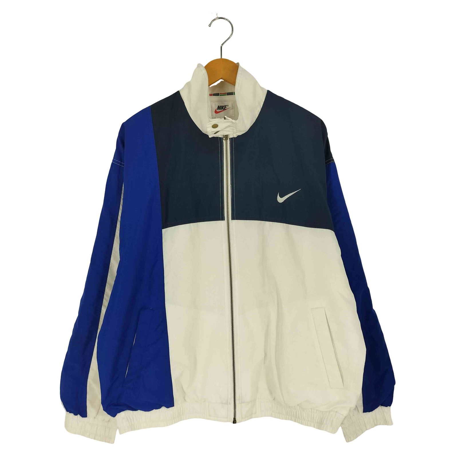 新品　NIKE　ナイキ　ナイロンジャケット　XL NIKE 】ナイキ ナイロンジャケット XLサイズ お洒落 カッコイイ