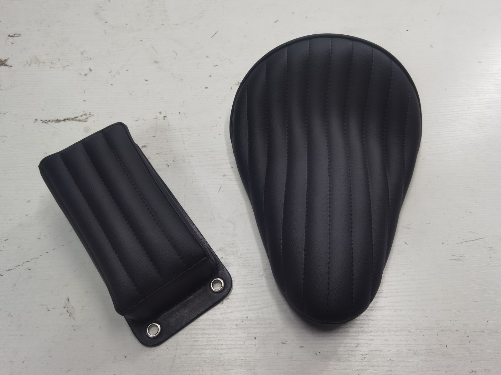 S-RIDE2 ソロシート ピリオンパッド ハーレー チョッパー ビンテージ 汎用 タンク製作工房