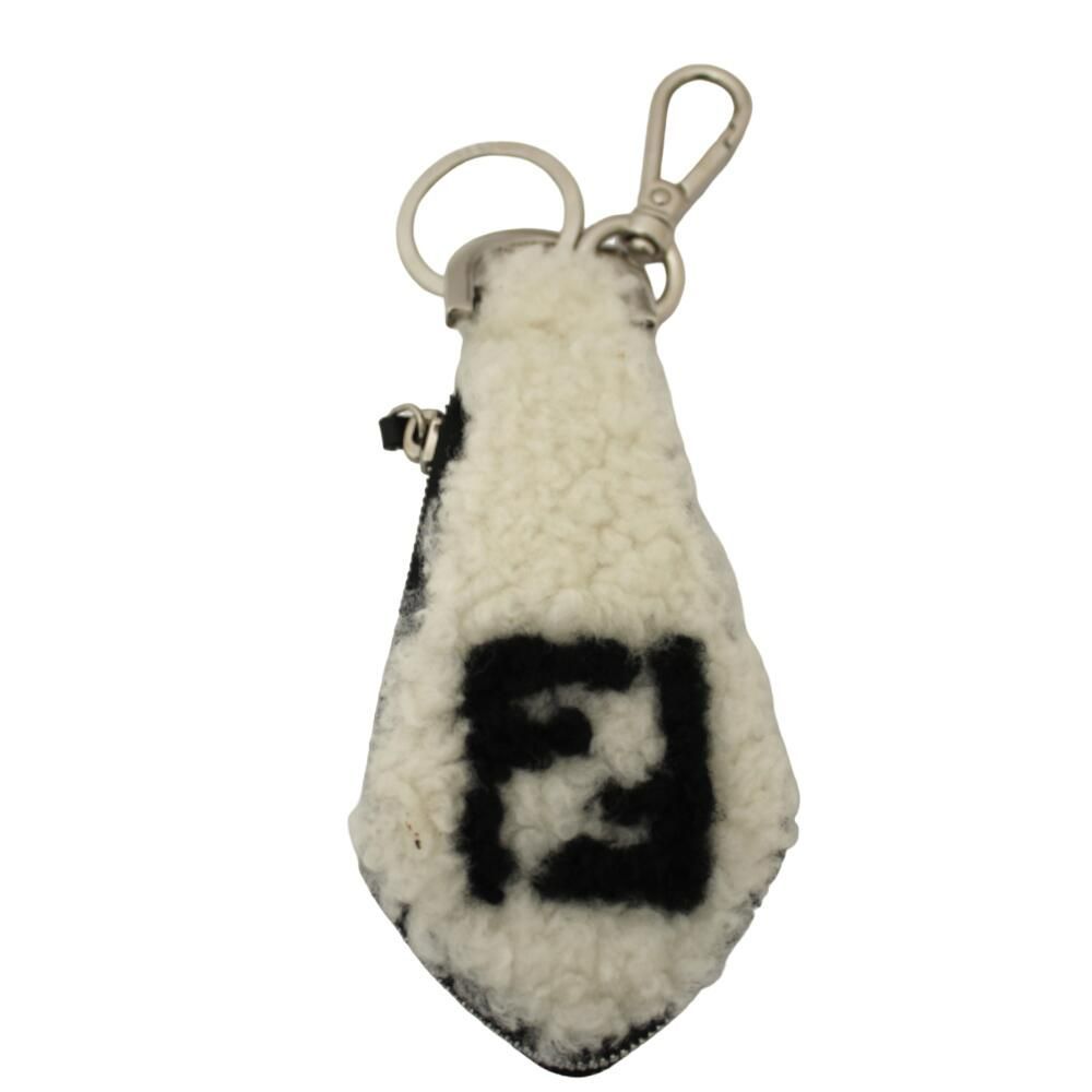 □FENDI【フェンディ】ボアロゴ バッグチャーム A24-715 - メルカリ